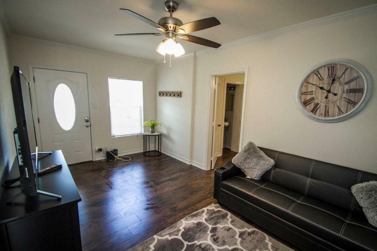 サンアントニオHays St Cozy Remodeled 2Br/2Ba House Sleeps 8アパートメント エクステリア 写真